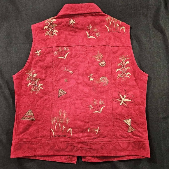 TanJay Cherry Red Embroidered Vest Eclectic Rooster Farm Spring Fish Hay Barn - Picture 3 of 5